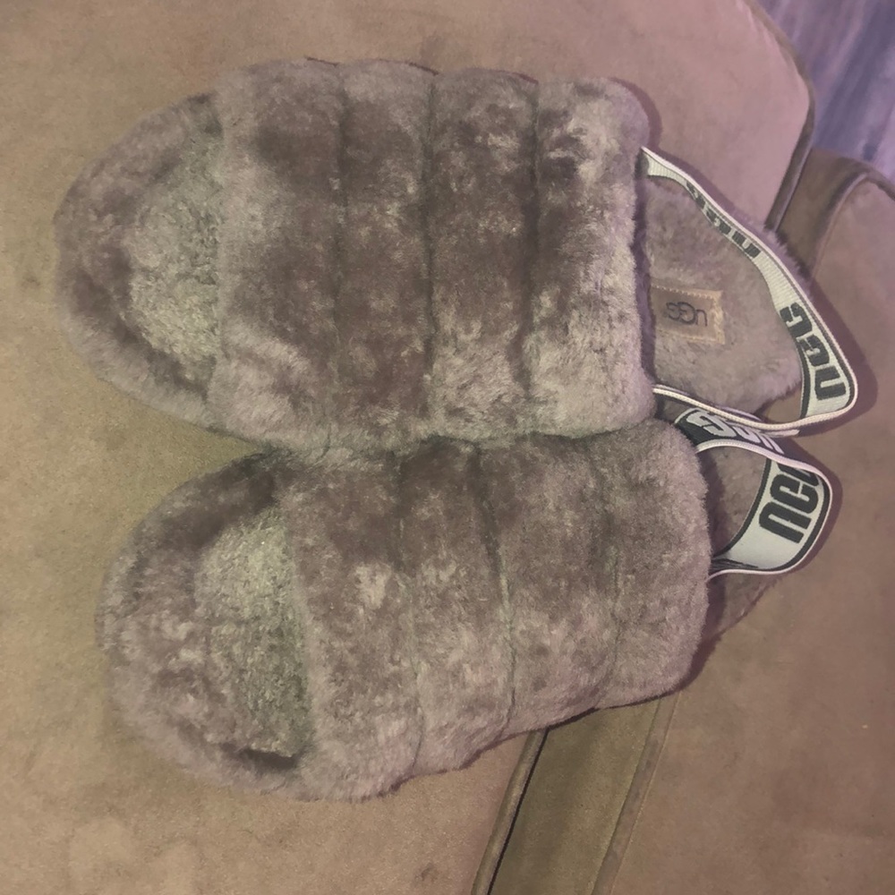 UGG FLUFF YEAH SLIPPER size 9